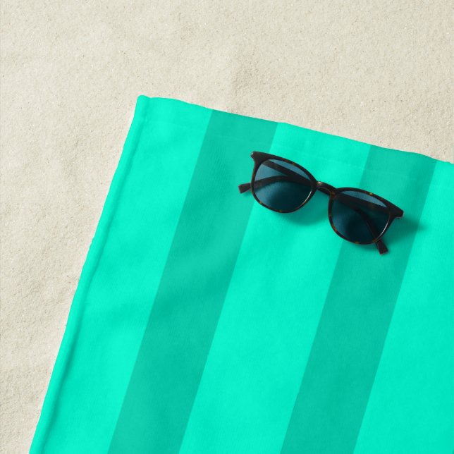 Serviette De Plage Rayures vert sauge  (En situation)