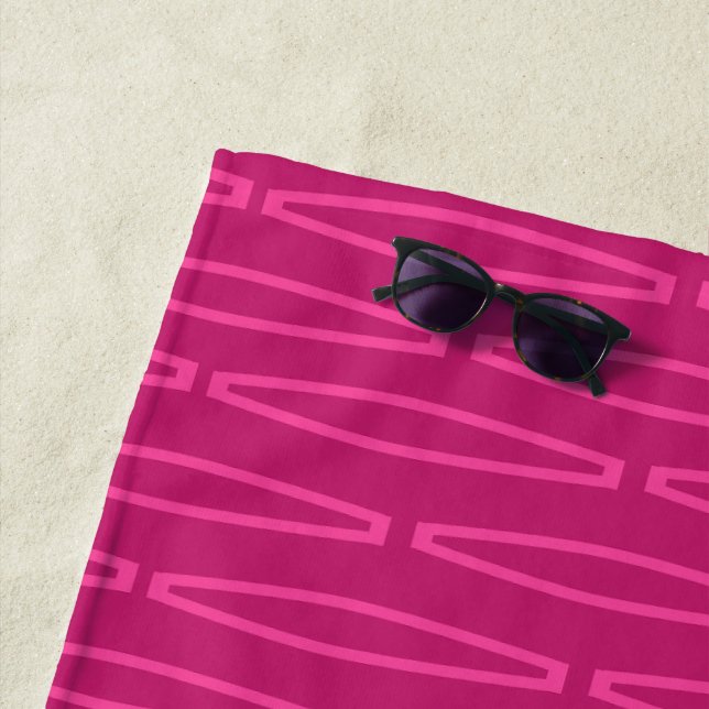 Serviette De Plage Répétition géométrique rose profond (En situation)