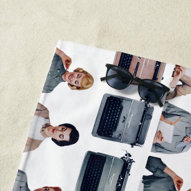 Serviette De Plage Retro Happy Administrative Professionals Day  (En situation)