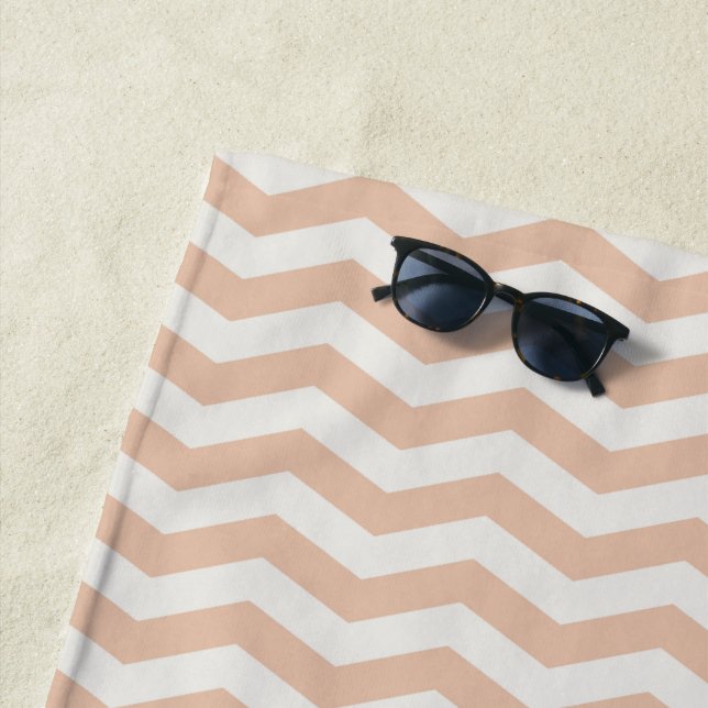 Serviette De Plage Rose pastel zig zag géométrique à rayures (En situation)