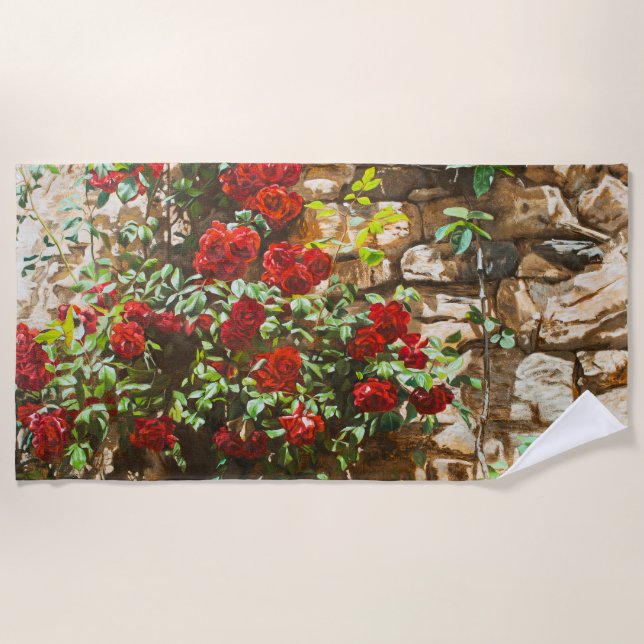 Serviette De Plage Roses rouges contre un mur de pierre (Devant)