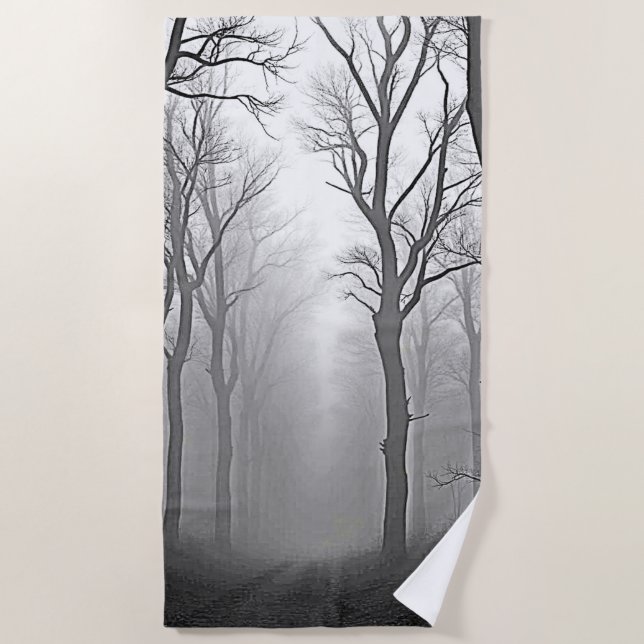 Serviette De Plage Sentier mystérieux de la forêt brumeuse (Devant)