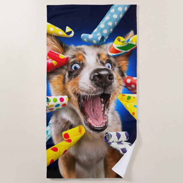 Serviette De Plage Sifflets de fête pour chien heureux (Devant)