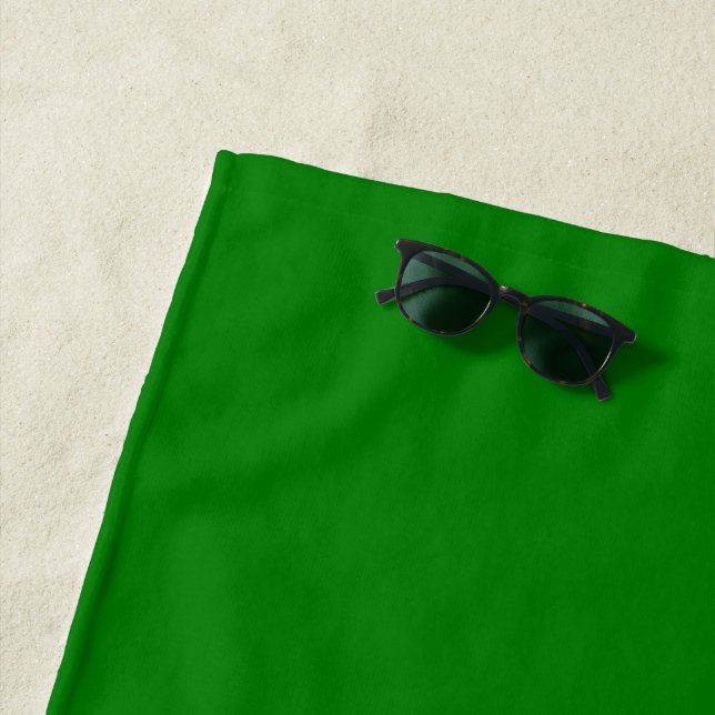 Serviette De Plage Solid bright green (En situation)