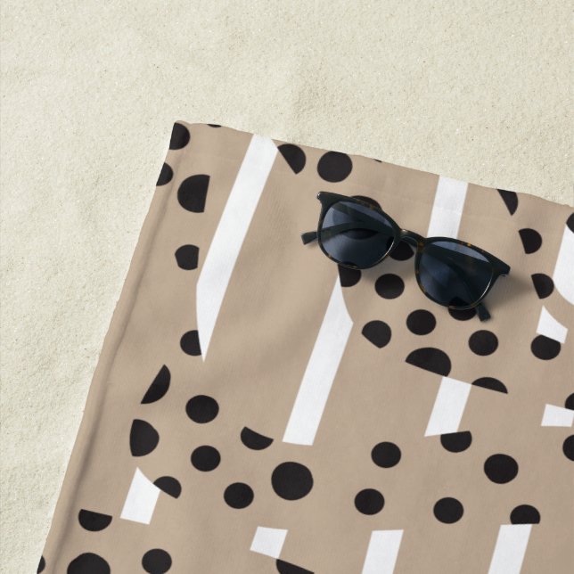Serviette De Plage Spots et bandes 2 - Taupe, Noir et Blanc (En situation)