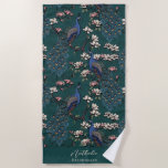 Serviette De Plage Stylé Peacock et Flower Bridesmaid Turquoise<br><div class="desc">Cette élégante serviette de plage Turquoise Peacock and Flower Bridesmaid présente des paons bleus et turquoises perchés sur des branches d'arbres de Magnolia en pleine floraison, dessinés à la main à l'encre noire. Personnalisez avec le nom et l'en-tête (tout le texte est modifiable) en cliquant sur "Personnalisez ce modèle" sur...</div>