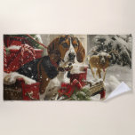 Serviette De Plage Treeing Walker Coonhound Dog Christmas Festive<br><div class="desc">Parfait pour les amoureux de les chiens et les mamans. Ce thème festif reflète la joie et l'esprit de la saison, avec des illustrations canines ludiques et attachantes ornées d'accents de vacances. Idéal comme cadeau pour les amoureux de les chiens, ajoutant une touche de charme à la décoration et aux...</div>