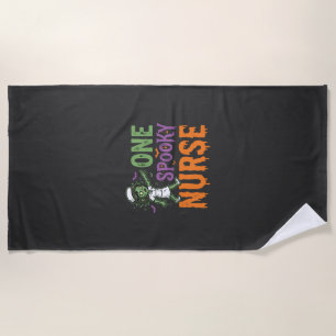 Serviette De Plage Un design d'Halloween d'infirmière effrayante (2)_