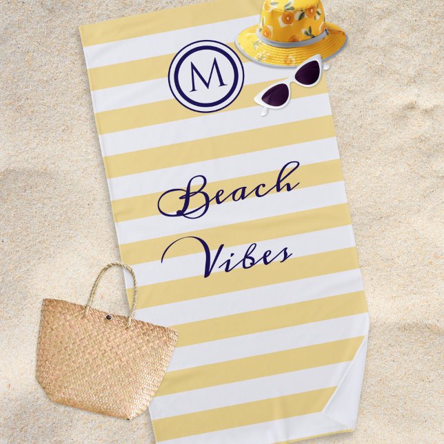 Serviette De Plage Vibes de plage jaunes et blanches rayées (A beach towel with nautical yellow and white stripes, monogram, and 'Beach Vibes' in stylish script)