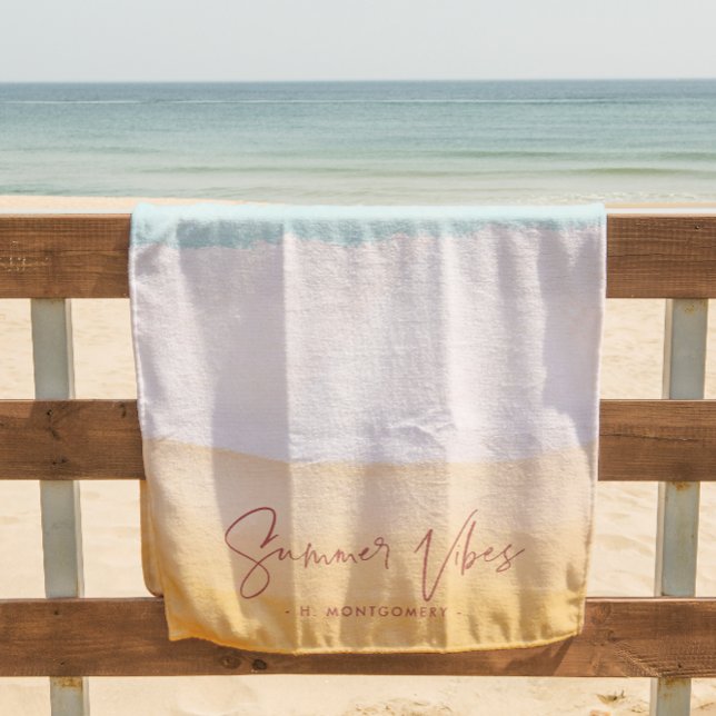 Serviette De Plage Vibes d'été | Monogramme ombré de soleil et de sab (Créateur téléchargé)