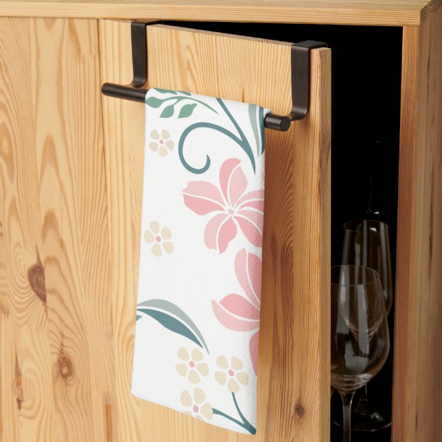 Serviette de thé à motifs floraux rose et blanc (Pliage en tiers)