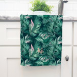 Serviette de thé en rose et vert Feuille tropical<br><div class="desc">Un monogramme verdoyant et tendance avec de grandes initiales typographiques dans une police classique avec votre nom ci-dessous sur arrière - plan feuille rose et verte. Ajoutez votre libellé personnalisé à cette conception à l'aide des cases "Modifier ce modèle de conception" situées à droite de l'élément ou cliquez sur le...</div>