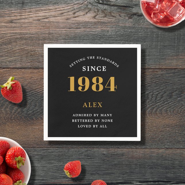 Serviette En Papier 40e anniversaire Nom 1984 Black Gold Elegant Chic (Premium 40th Birthday Black and Gold Personalized Paper Napkins - Celebration Elegance)