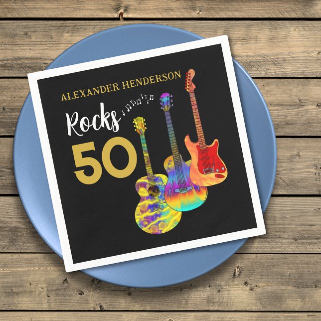 Serviette En Papier 50e anniversaire Guitar Rocks 50 Personnalisé (Rock and roll 50th birthday party custom napkin with add name rocks 50 colorful guitars)