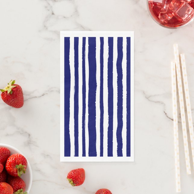 Serviette En Papier Bleu de la Marine (En situation)