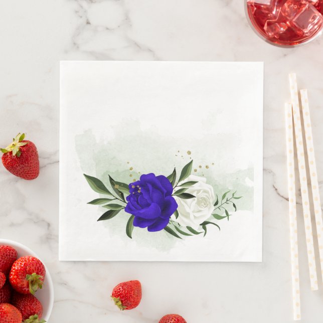Serviette En Papier bleu royal & fleurs blanches verdure (En situation)
