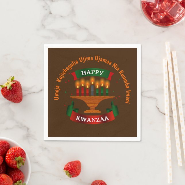 Serviette En Papier Bougies Kwanzaa Rouge Noir Vert 7 Principes (En situation)