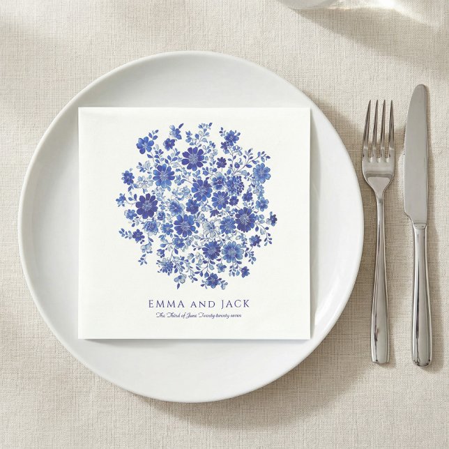Serviette En Papier Bouquet de mariage Blue Chinoiserie noms et date (Blue Chinoiserie Bouquet Wedding names and date Napkins)