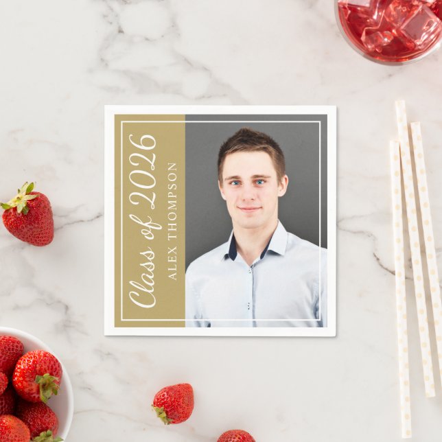 Serviette En Papier Classe de 2025 Antique Gold Graduation Party Photo (En situation)
