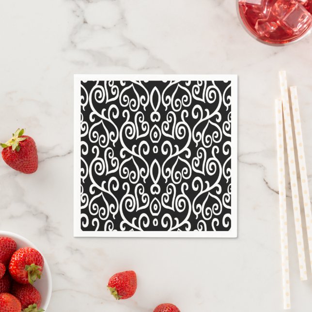 Serviette En Papier Coeur noir et blanc (En situation)