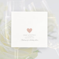 Coeur rose simple et élégant lors d'une fête de ma
