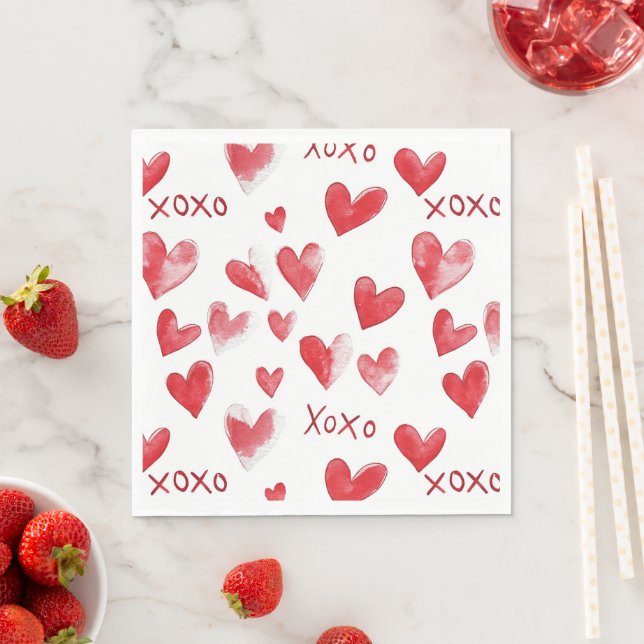 Serviette En Papier Cœurs Rouges XOXO Amour (En situation)