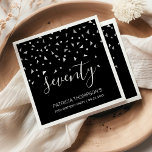 Serviette En Papier Confetti d'argent sur Black 70th Birthday Party<br><div class="desc">Aidez-les à fêter leur 70ème anniversaire dans le style avec ce design simple mais élégant, avec des confettis triangulaires faux en argent sifting down sur le mot "soixante-dix" en gris clair police d'écriture sur un arrière - plan noir. Personnalisez-le avec le nom de l'honoré dans la police gris clair sans...</div>