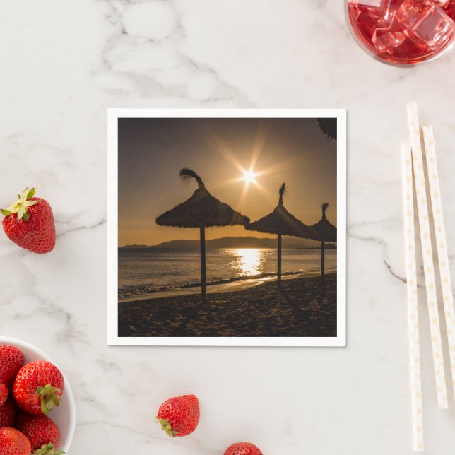 Serviette En Papier Coucher de soleil sur la plage, Majorque, Espagne (En situation)