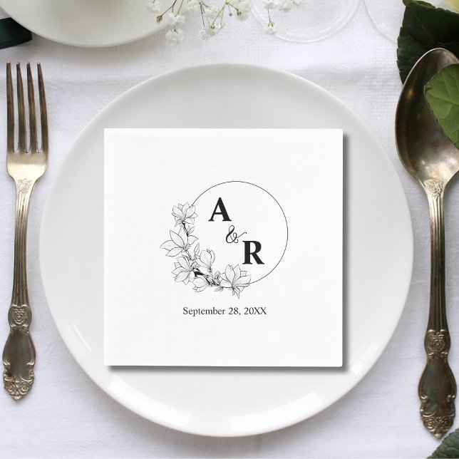 Serviette En Papier Couronne florale rustique mignonne avec initiales  (Rustic floral wreath custom initials napkins add a charming personal touch to your wedding table)
