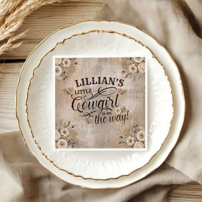 Serviette En Papier Cowgirl Boho Floral Western Script Papier Napkin (A Little Cowgirl is on the Way distressed wood effect - boho florals and western script typography)
