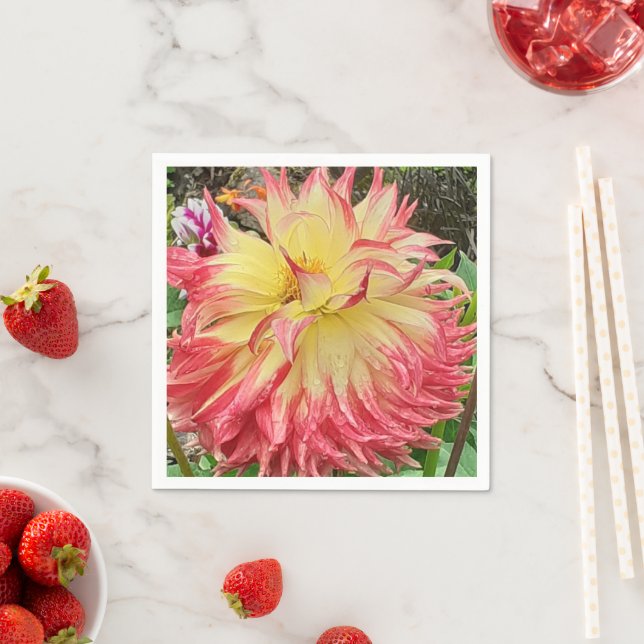 Serviette En Papier Dahlia rose et jaune (En situation)