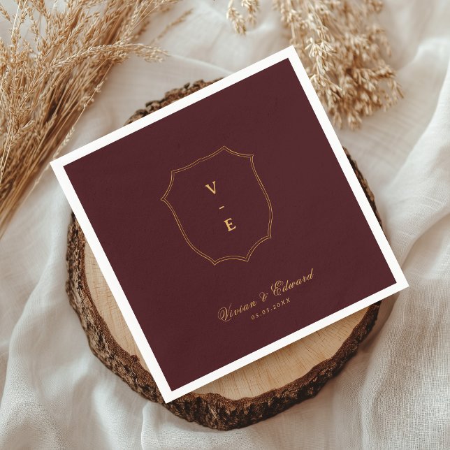 Serviette En Papier Deep Burgundy & Gold Crest Monogram Winter Wedding (Créateur téléchargé)