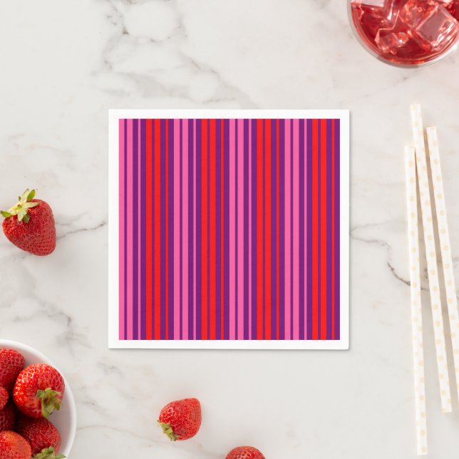 Serviette En Papier Design à rayures verticales rose violet rouge   (En situation)