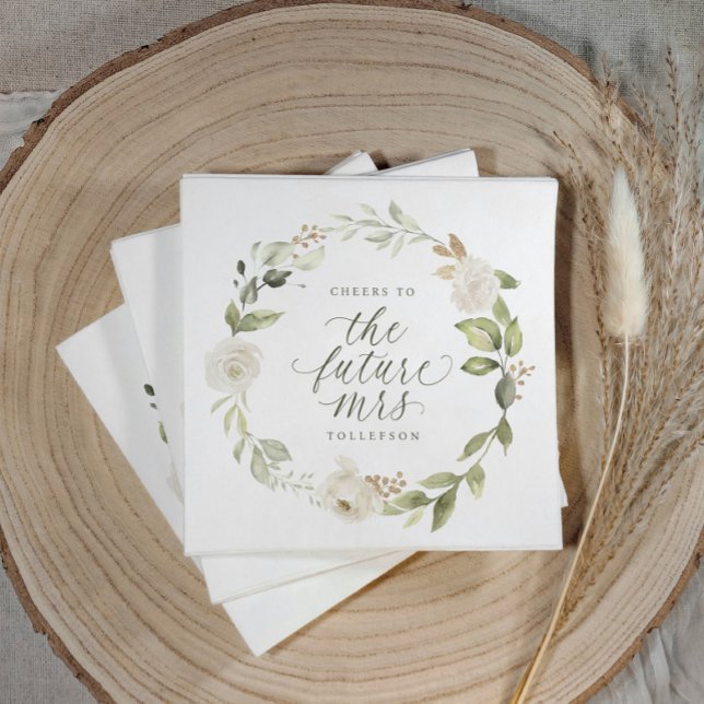 Serviette En Papier Douche de Mariée La Future Mme Aquarelle Florale (Elegant sage green bridal shower napkin with watercolor floral design and “cheers to the future mrs”)