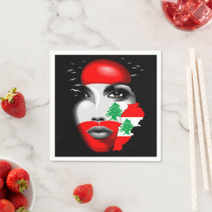 Serviette En Papier Drapeau et carte du Liban sur le visage de la fill