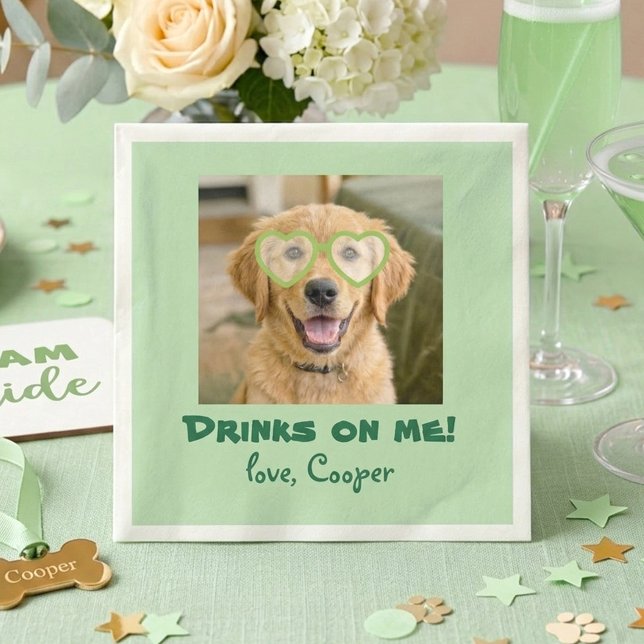 Serviette En Papier Drinks on Me Cute Fun Dog Photo Modern Green (Sage Green Dog Photo Napkins Funny Wedding Decor)