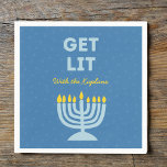 Serviette En Papier Drôle "Get Lit" Chic Personnalisé Menorah Hanoukka<br><div class="desc">Ajoutez une étincelle festive à votre fête Hanoukka avec ces serviettes amusantes "Get Lit" ! Dotés d'une illustration bleue en gras de menorah et d'un texte personnalisable de nom de famille, ces serviettes apportent humour et personnalité à vos réunions de vacances. La phrase ludique et les couleurs vibrantes en font...</div>