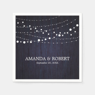 Serviette En Papier Éclairage À Chaîne Sur Bois Rustique Mariage Bleu