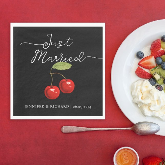 Serviette En Papier Élégant Juste Marié Retro Cherries Mariage noir (Créateur téléchargé)