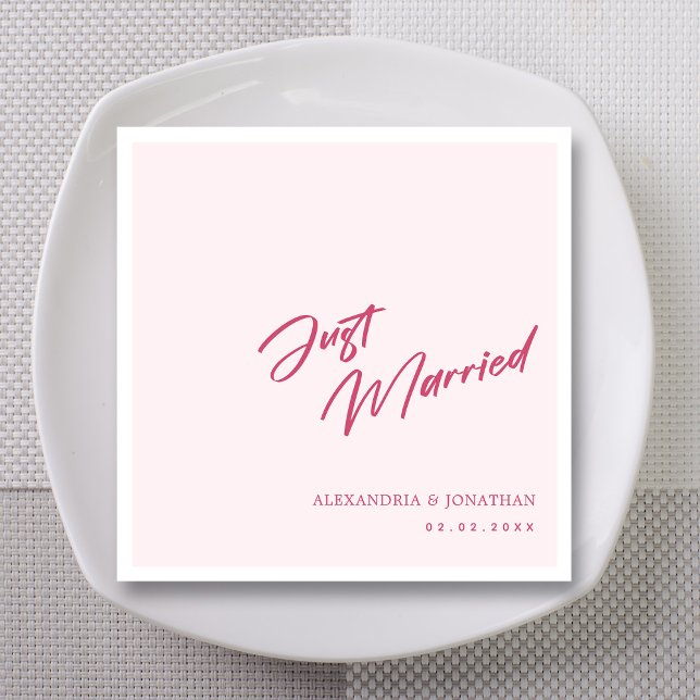 Serviette En Papier Élégant Rouge Juste Marié Personnalisé Mariage ser (Personalized 'Just Married' Pink Script Wedding Napkins)