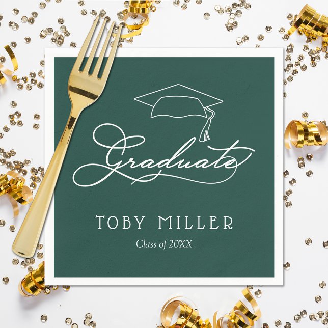 Serviette En Papier Élégant script sombre Green Graduation serviettes (White script grad cap on dark green personalized graduation party napkins, paper plates in our store)