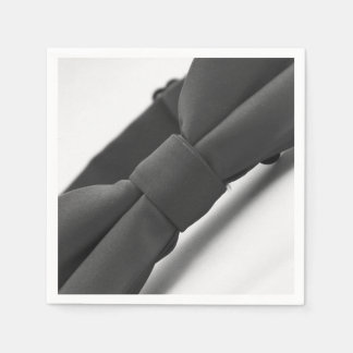 Serviette en papier élégante avec noeud papillon n