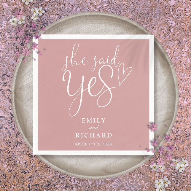 Serviette En Papier Elle A Dit Oui Partie Engagement Dusty Rose Rose (She Said Yes Engagement Party Dusty Rose Pink Napkins)
