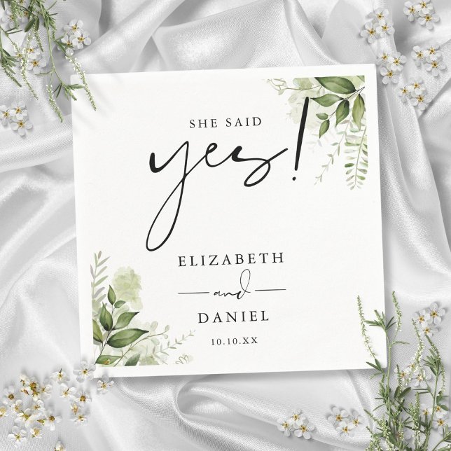 Serviette En Papier Elle a dit oui verdure Fête de fiançailles florale (She Said Yes Greenery Floral Engagement Party Napkins)