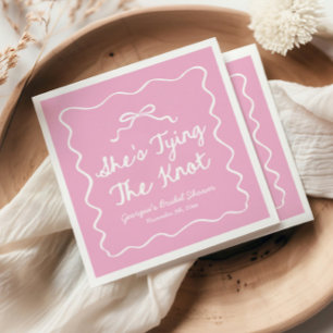 Serviette En Papier Elle Noue Le Nœud Mariage Fantaisiste