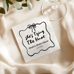 Serviette En Papier Elle Noue Le Nœud Papillon Fantaisiste Enterrement