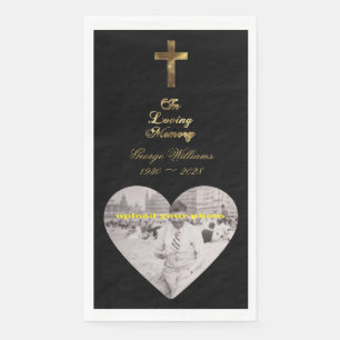 Serviette En Papier En mémoire d'amour Croix d'or forme de coeur photo