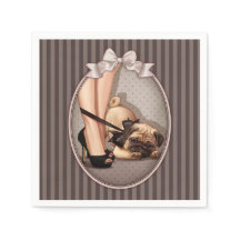 Femme et Carlin chiot