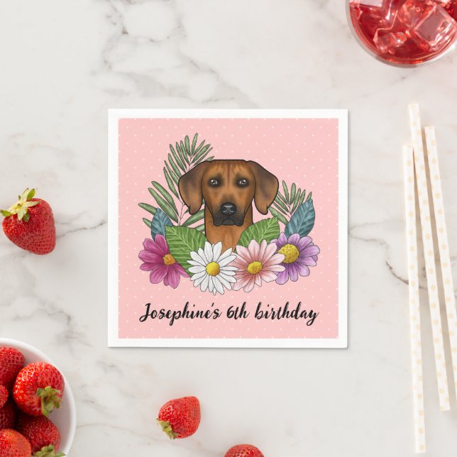 Serviette En Papier Fête d'anniversaire avec un chien Rhodesian Ridgeb (En situation)