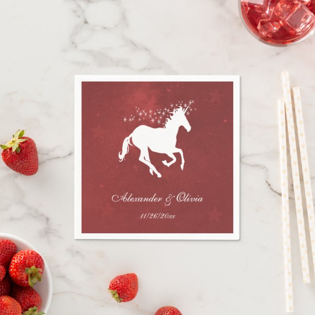 Serviette En Papier Fête des mariées Unicorne Rouge Napkin (En situation)